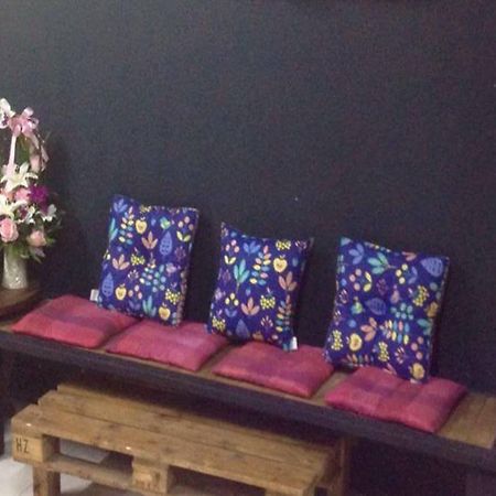 Cham Cha Hostel Chiang Mai Exterior photo